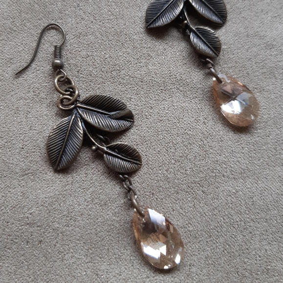 Swarovski crystal elements - Dangling earrings - Picture 3 of 3